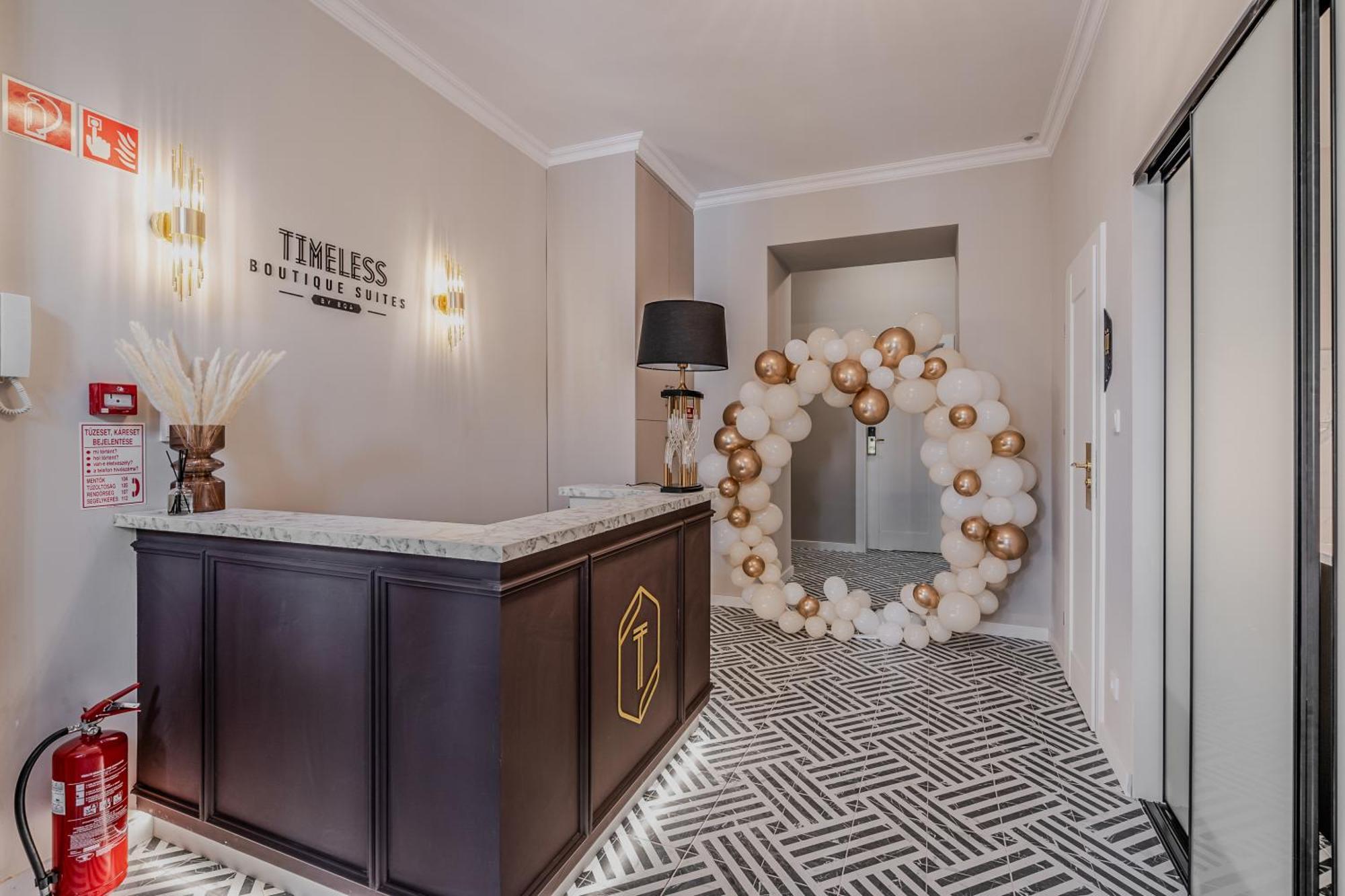 Timeless Boutique Suites By Bqa Budapest Exterior photo