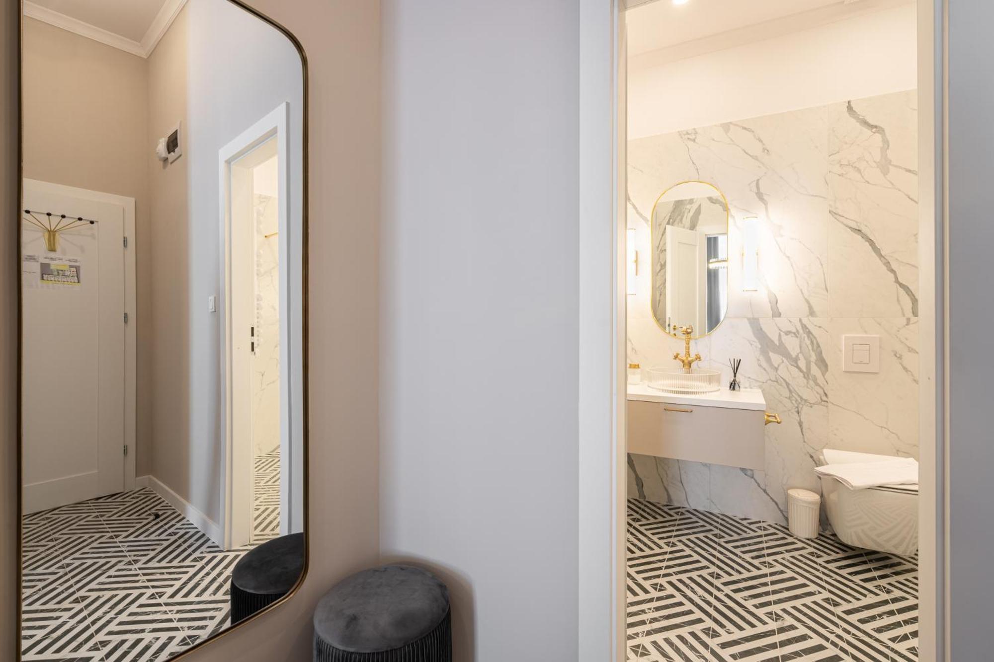 Timeless Boutique Suites By Bqa Budapest Exterior photo